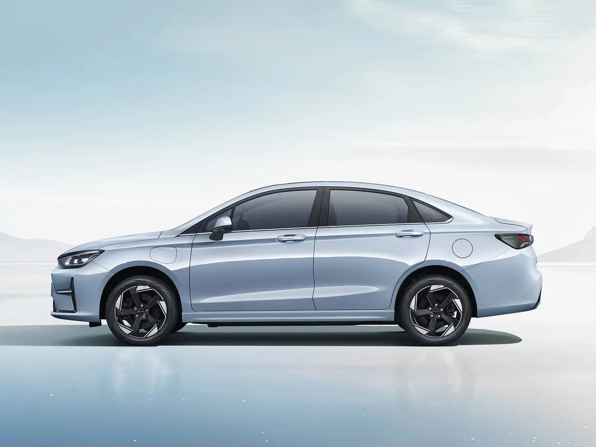 BAIC EU5 Plus I Рестайлинг Седан — 照片 2