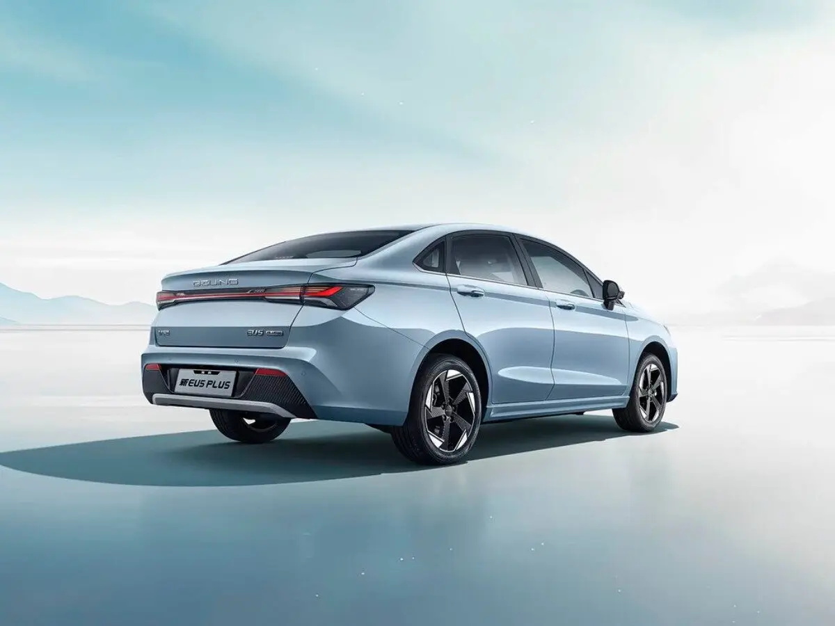 BAIC EU5 Plus I Рестайлинг Седан — 照片 5