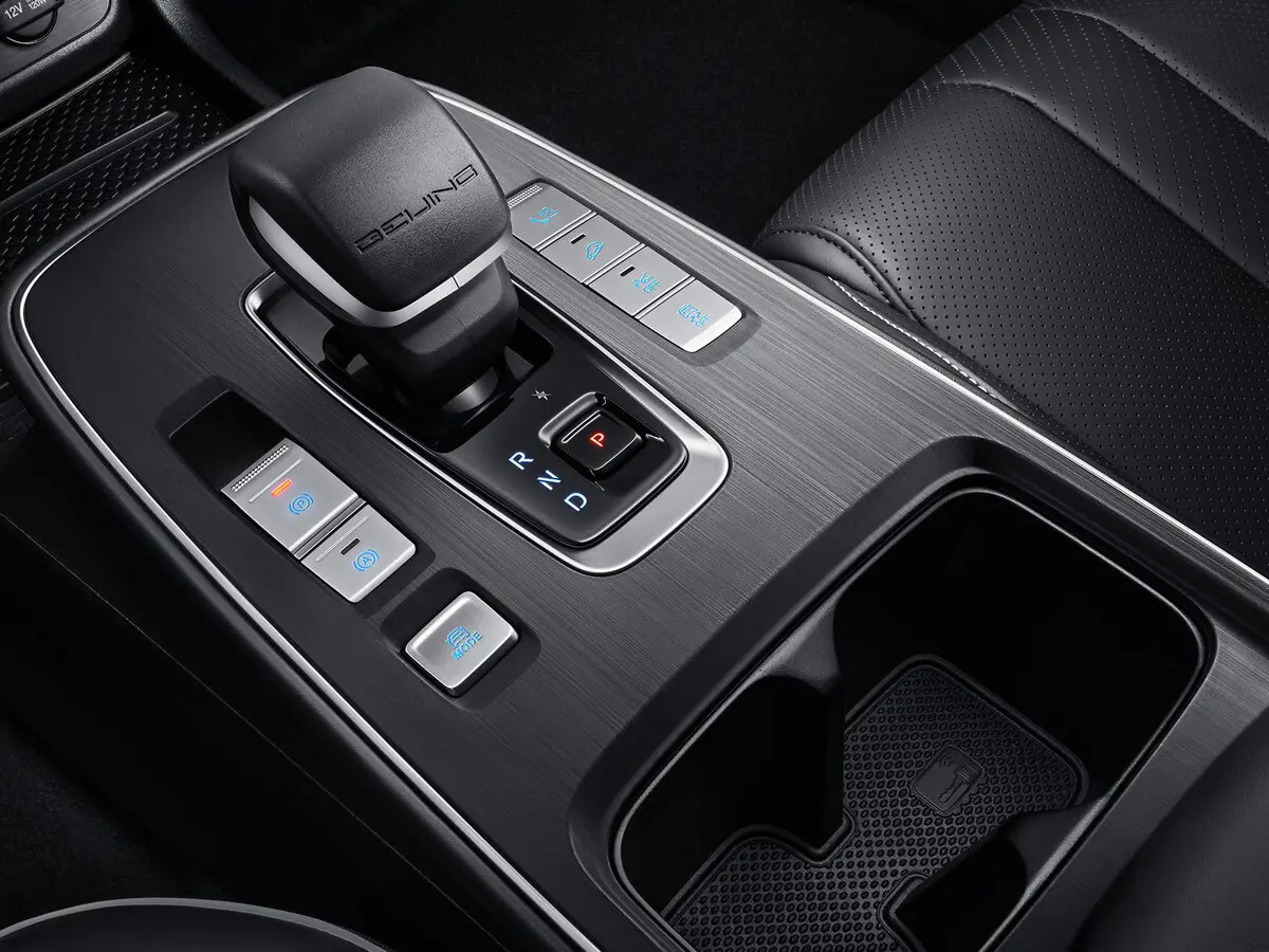 BAIC EU5 Plus I Рестайлинг Седан — 照片 11