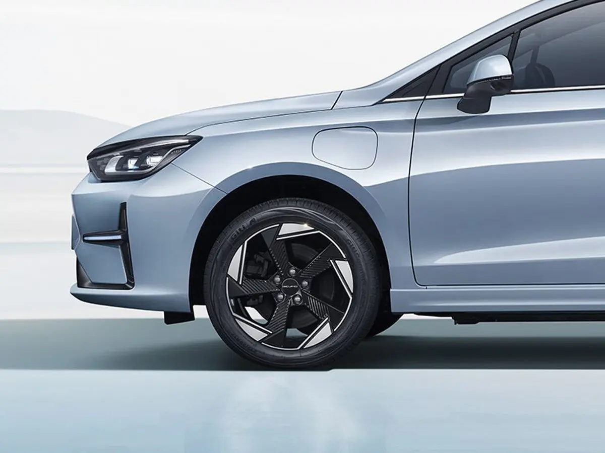 BAIC EU5 Plus I Рестайлинг Седан — 照片 15