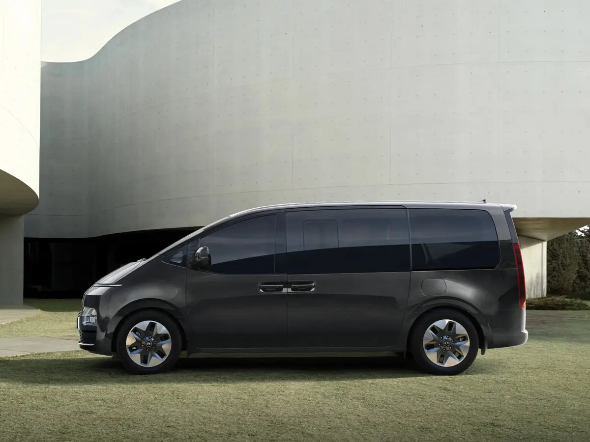 Hyundai Staria I Рестайлинг Минивэн — 照片 2
