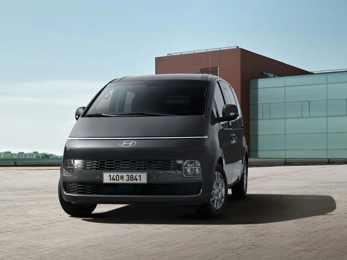 Hyundai Staria I Рестайлинг Минивэн — 照片 3