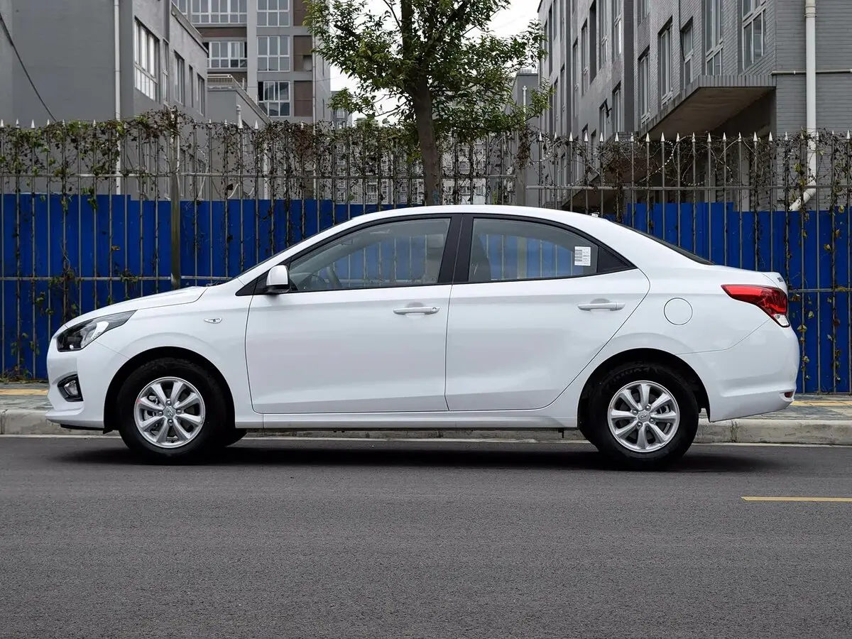 Hyundai Reina 2017 – 2021 Седан — photo 2