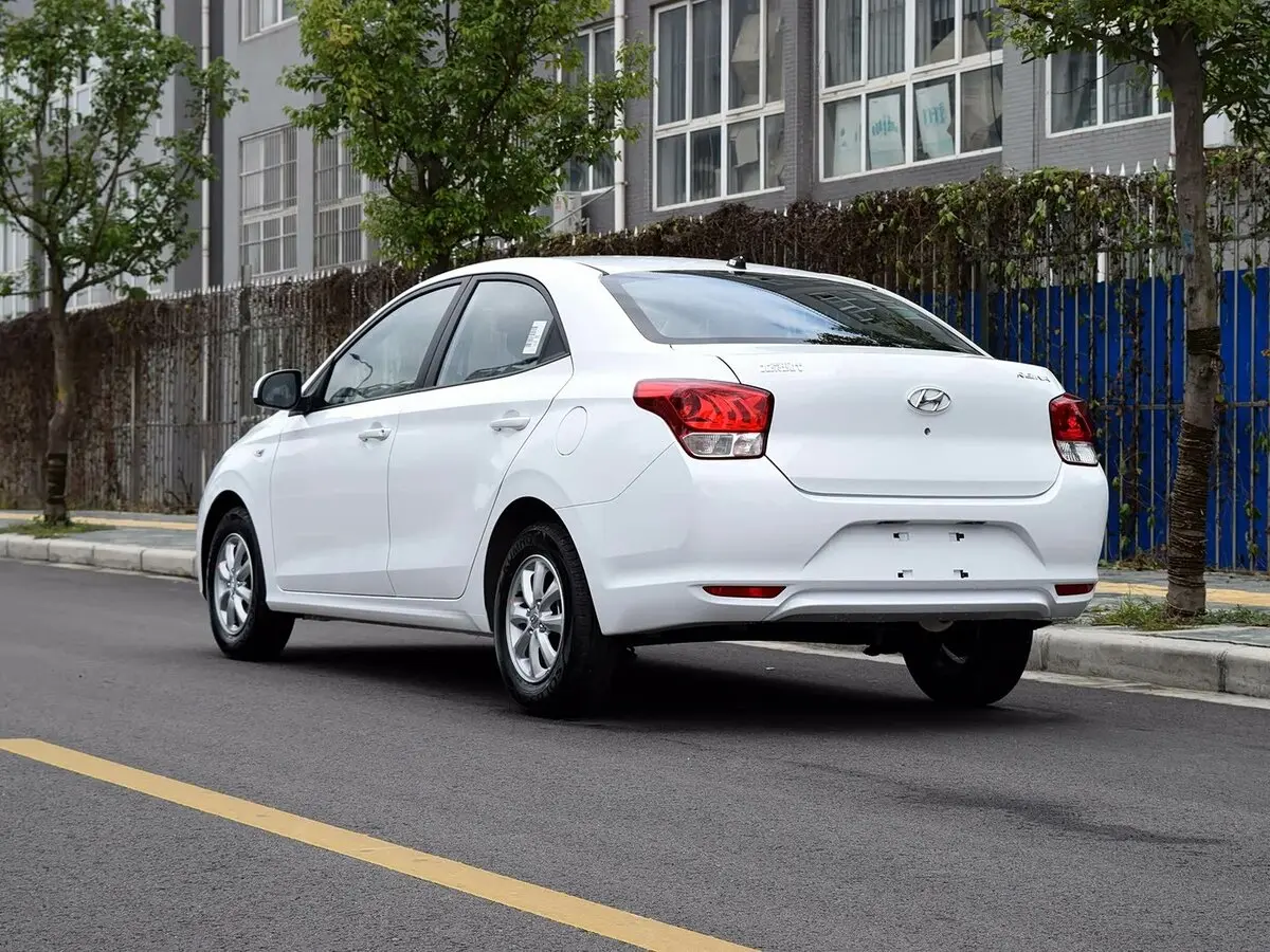 Hyundai Reina 2017 – 2021 Седан — photo 5