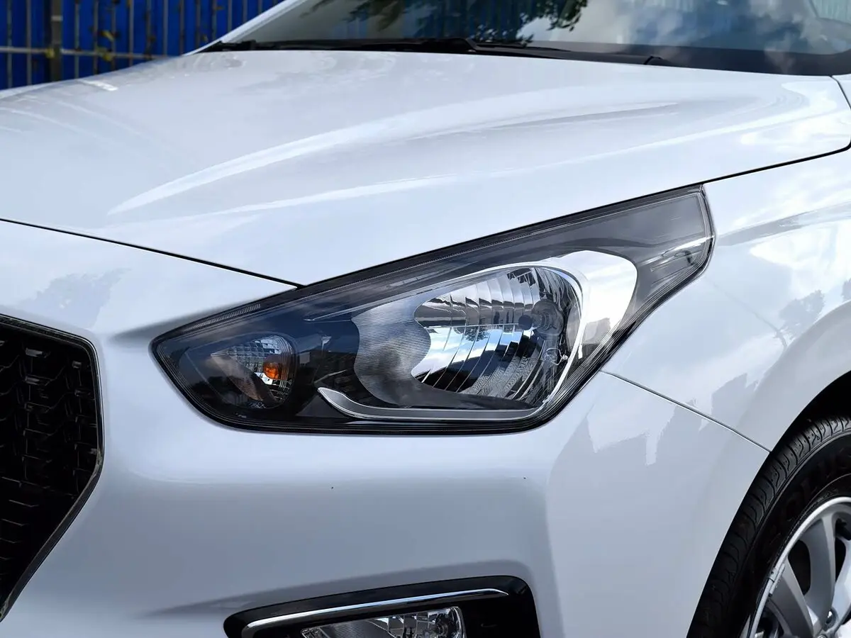 Hyundai Reina 2017 – 2021 Седан — photo 15