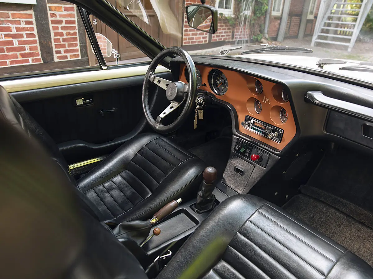 Volkswagen SP-2 1972 – 1976 Купе — photo 5