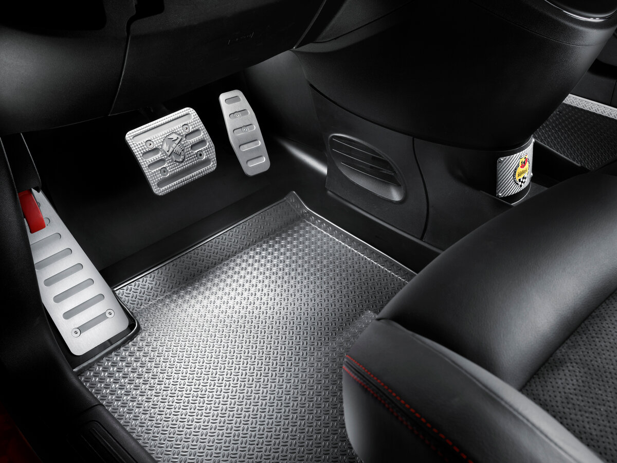 Abarth 695 I Хэтчбек 3 дв. — фото 10