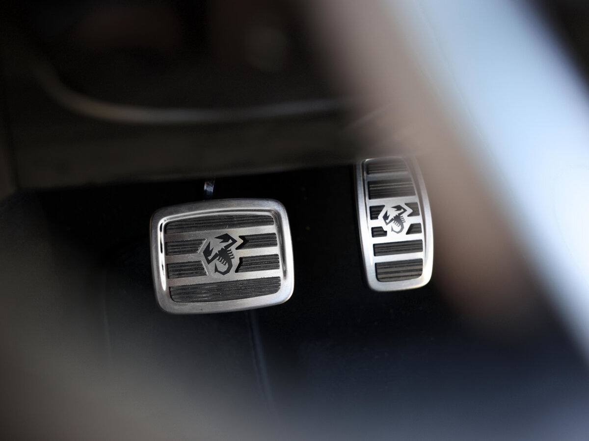Abarth 500 II Хэтчбек 3 дв. — фото 19