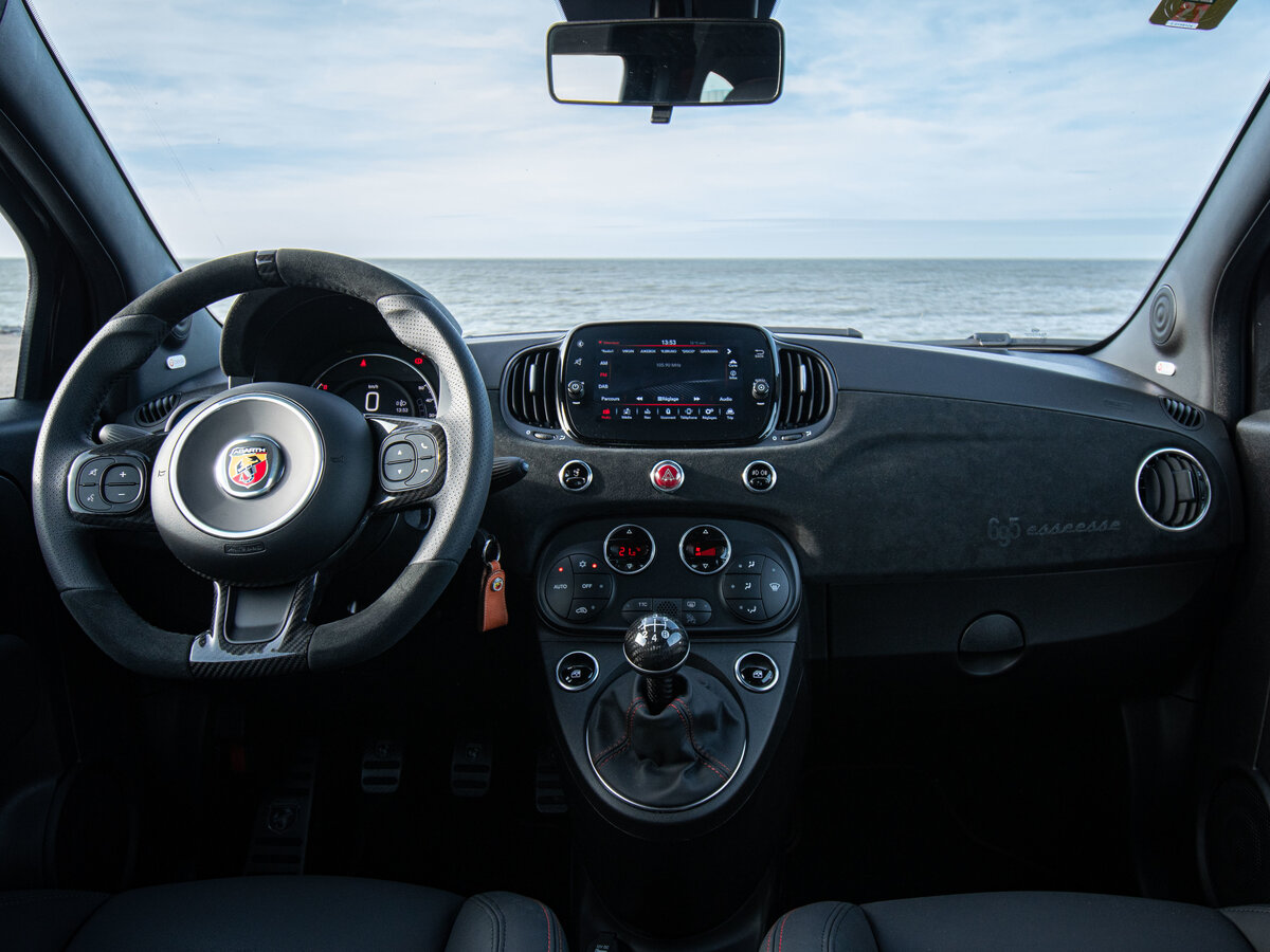 Abarth 695 I Рестайлинг Хэтчбек 3 дв. — фото 6