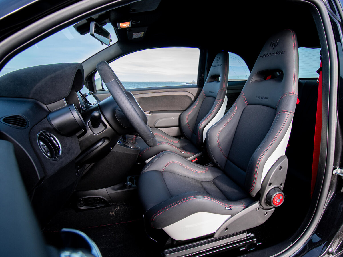 Abarth 695 I Рестайлинг Хэтчбек 3 дв. — фото 8