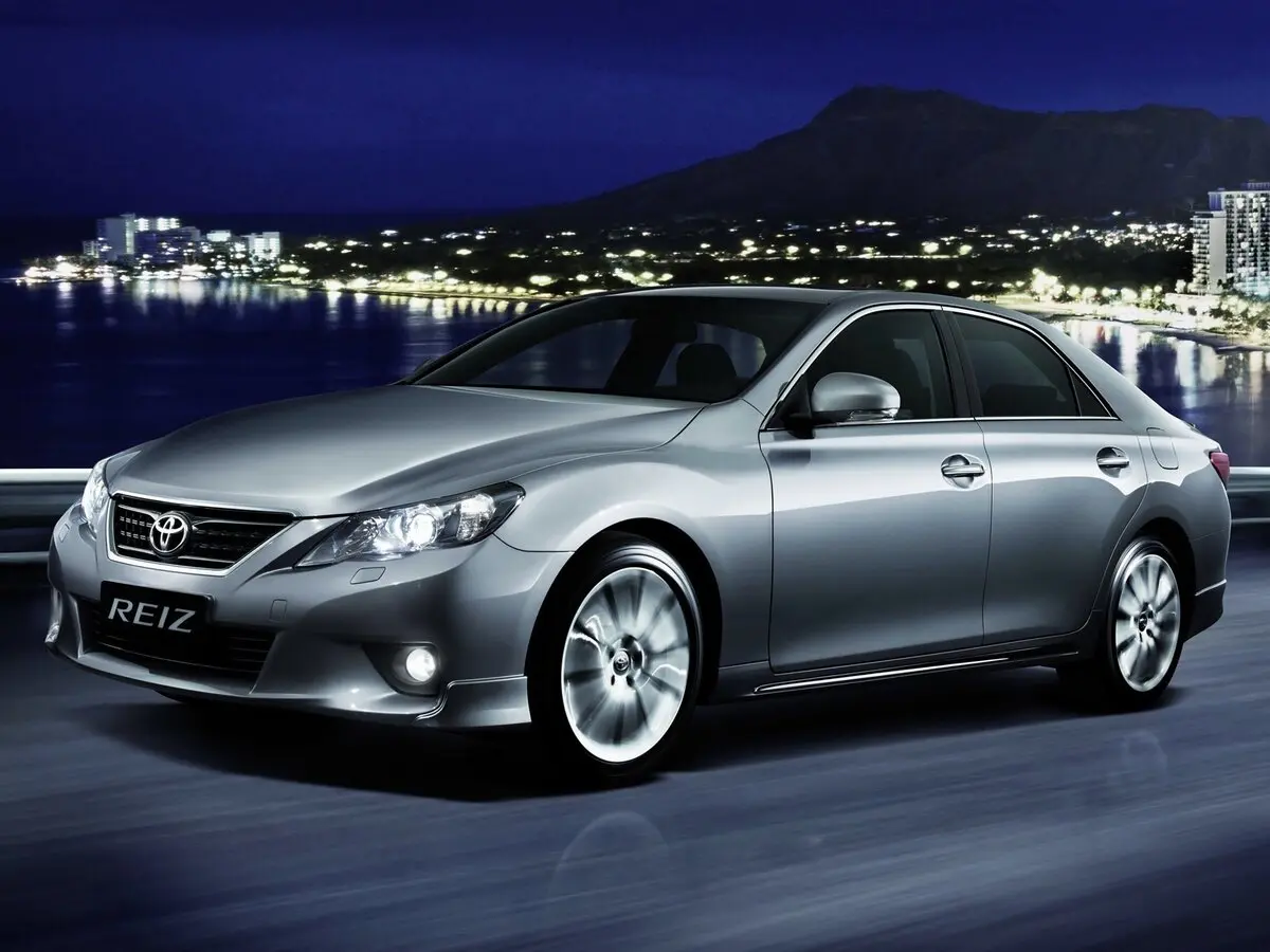 Toyota Reiz II