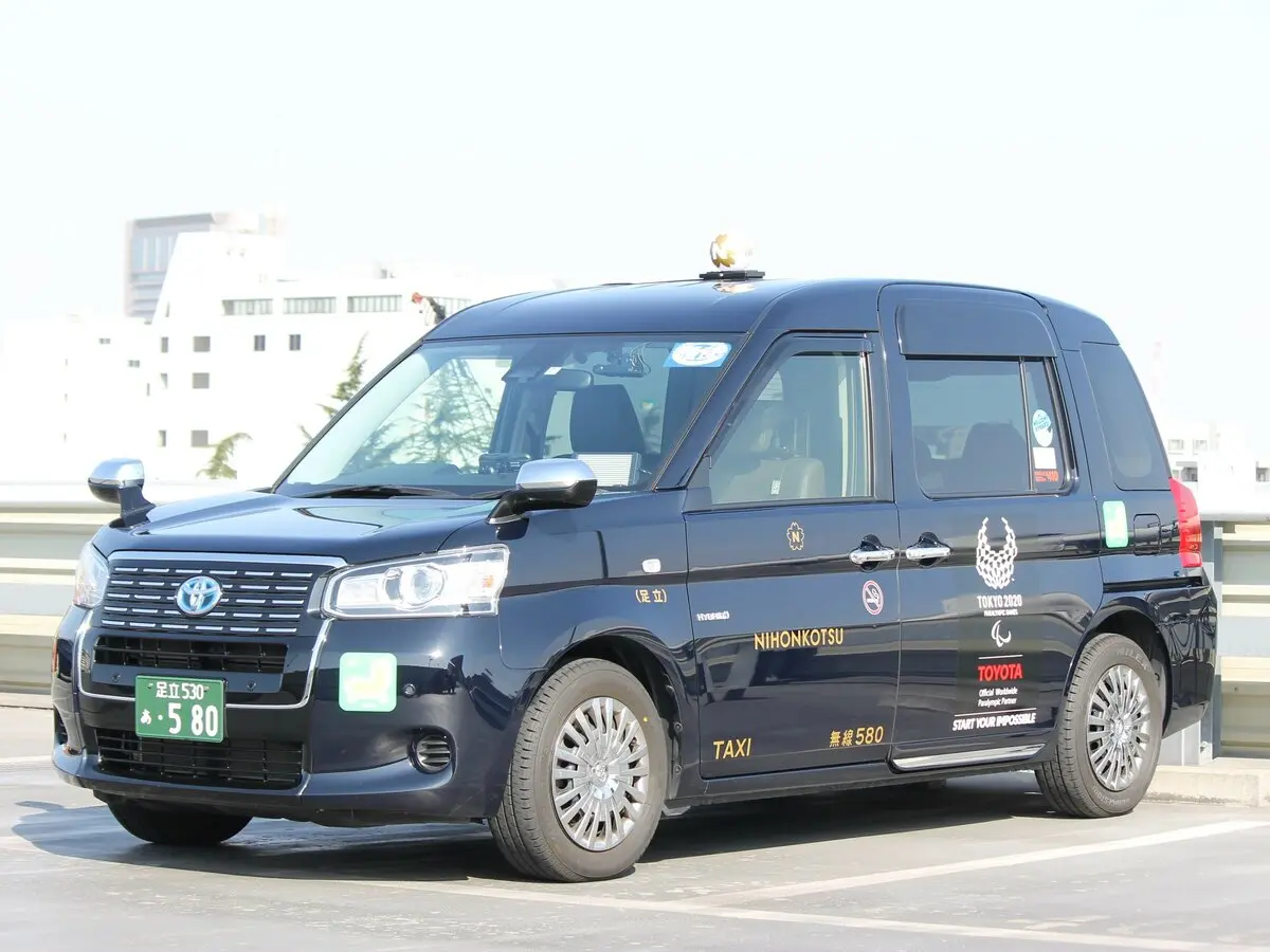 Toyota JPN Taxi 2017 – н.в. Микровэн — сүрөт 2