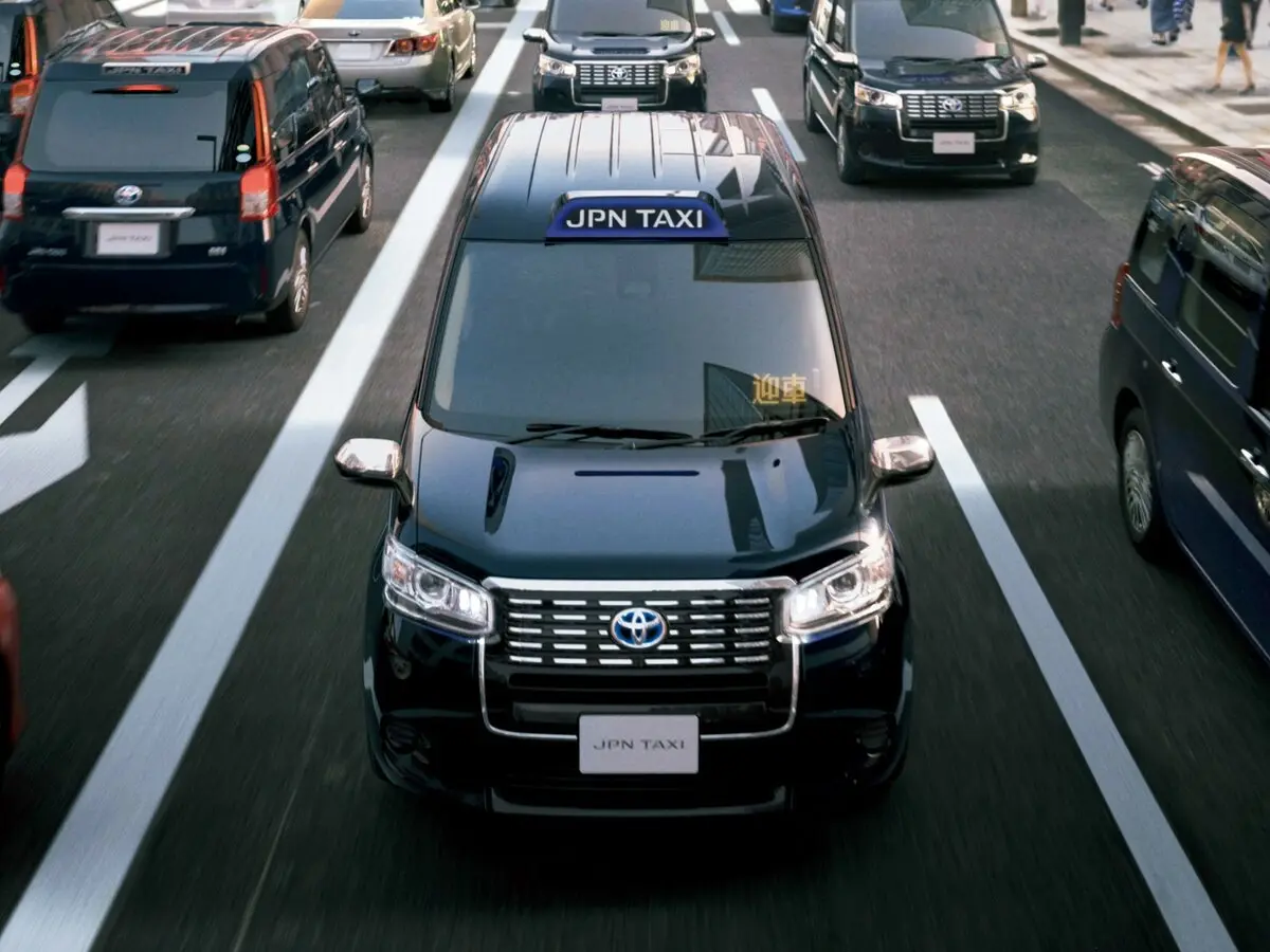 Toyota JPN Taxi 2017 – н.в. Микровэн — сүрөт 4