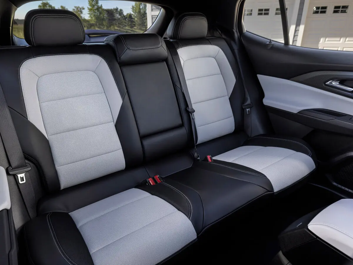 Chevrolet Equinox EV 2024 – н.в. Внедорожник 5 дв. — сүрөт 8