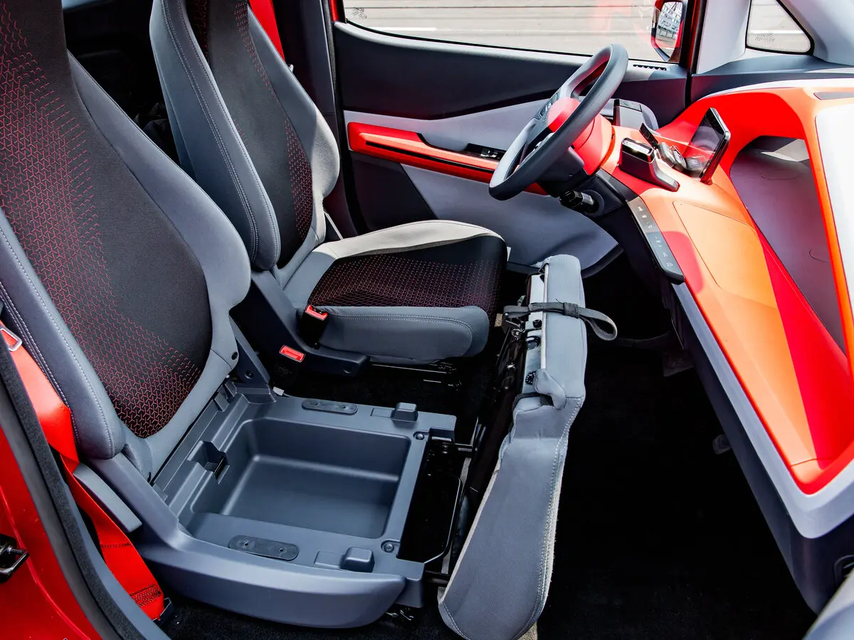 Baojun E200 2018 – 2022 Хэтчбек 3 дв. — photo 6