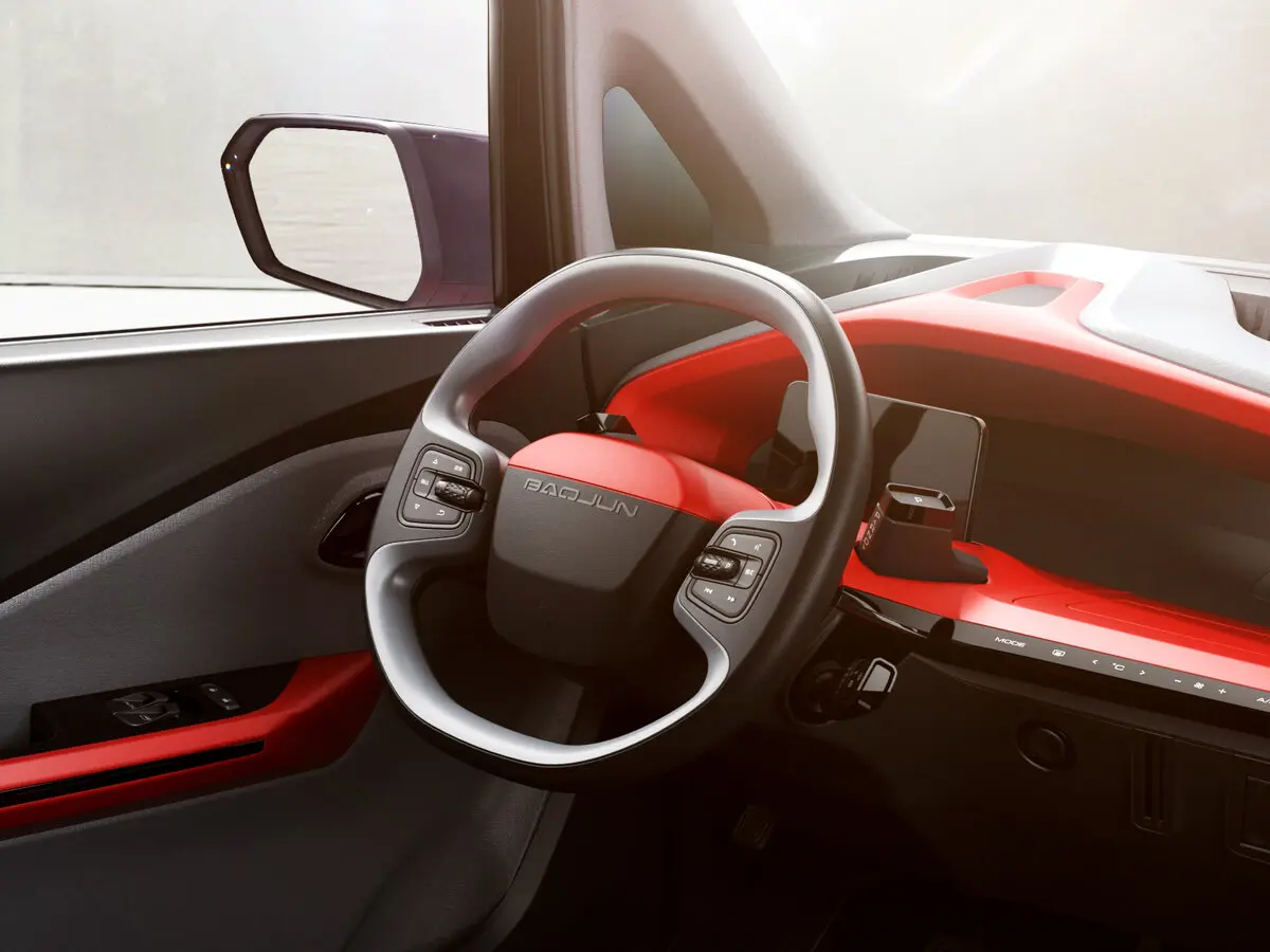 Baojun E200 2018 – 2022 Хэтчбек 3 дв. — photo 7