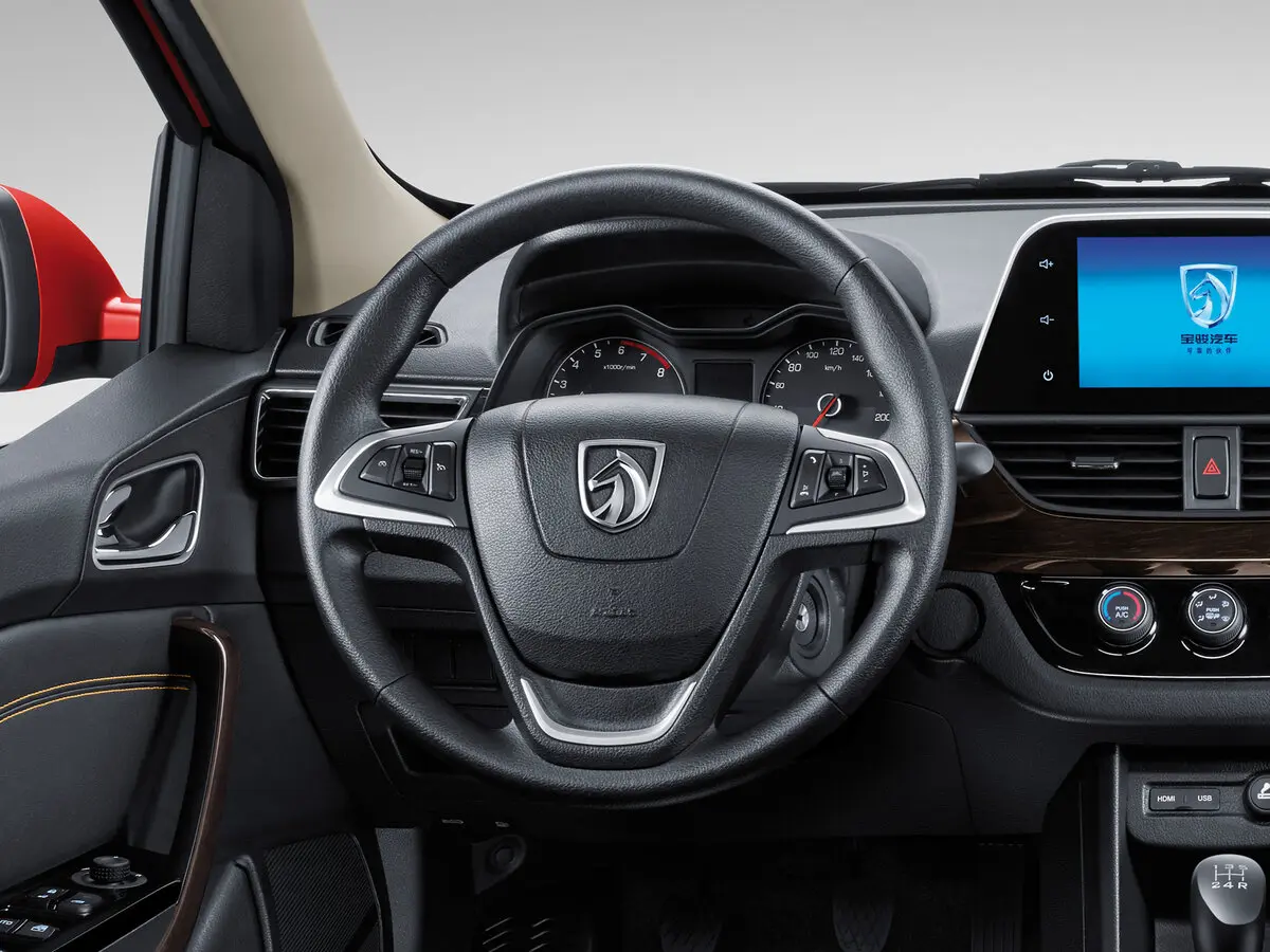 Baojun 310 I Хэтчбек 5 дв. — 照片 9