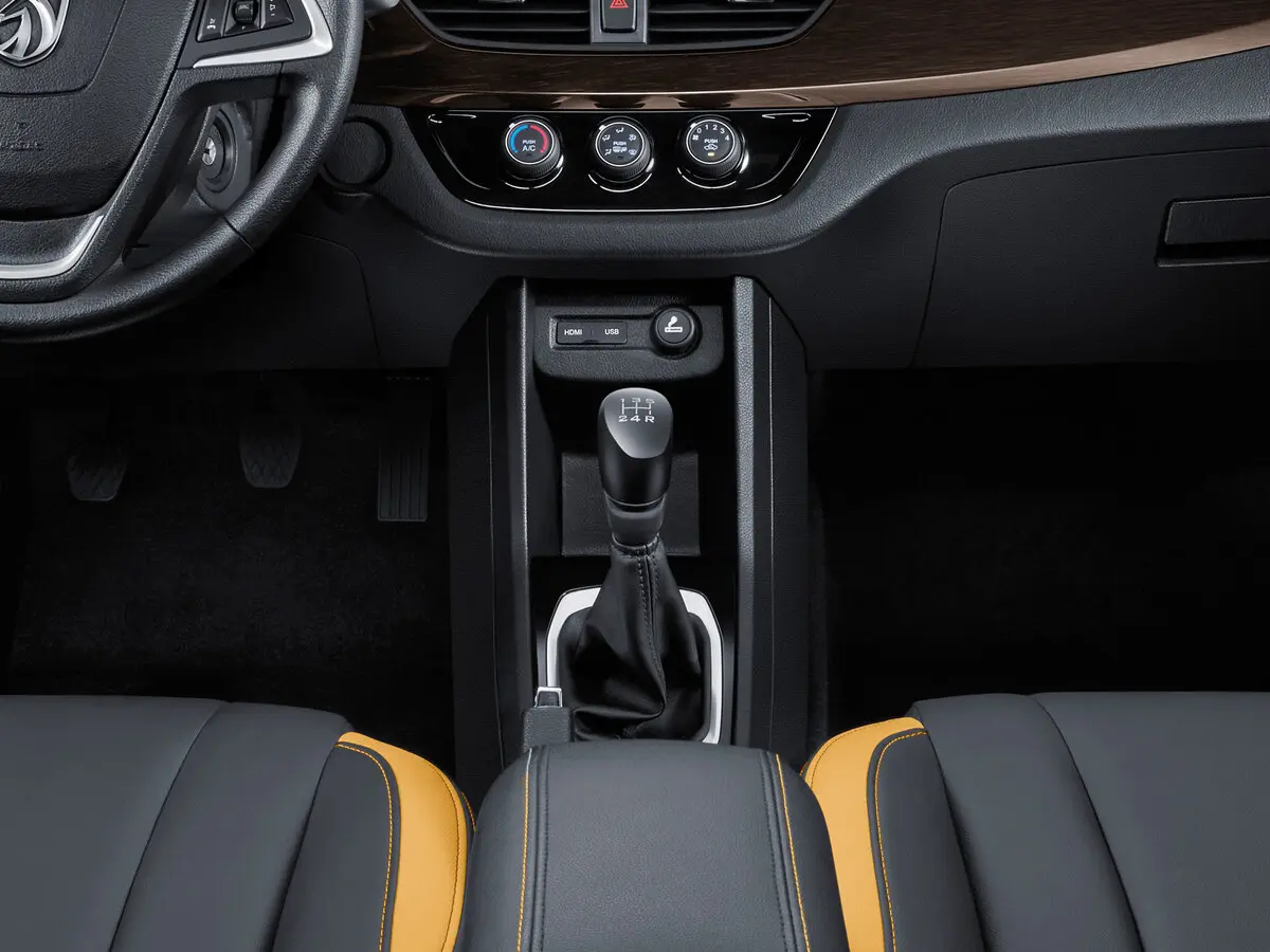Baojun 310 I Хэтчбек 5 дв. — 照片 12