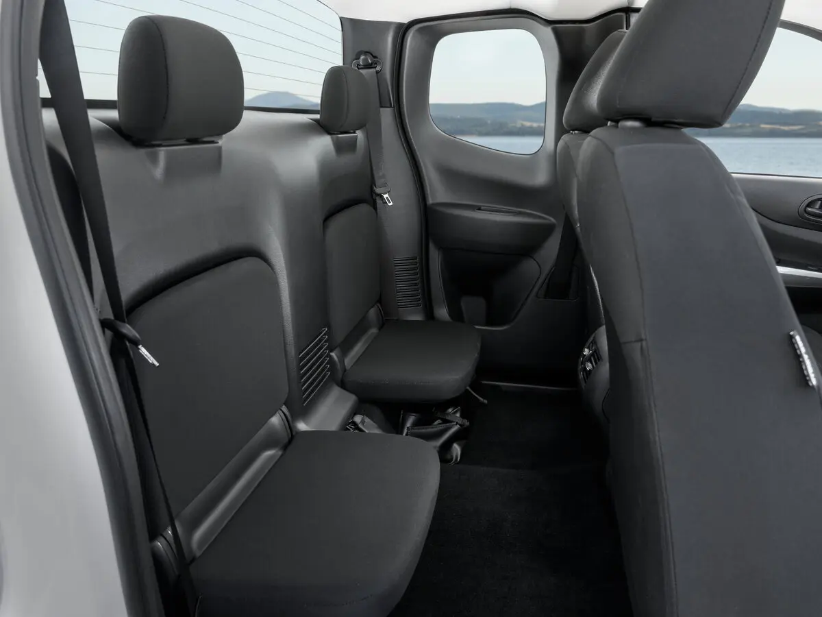 Nissan Navara (Frontier) IV (D23) Рестайлинг Пикап Полуторная кабина King Cab — сүрөт 7