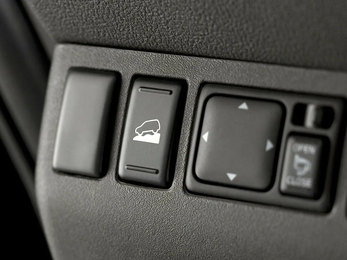 Nissan Navara (Frontier) III (D40) Пикап Двойная кабина — сүрөт 10
