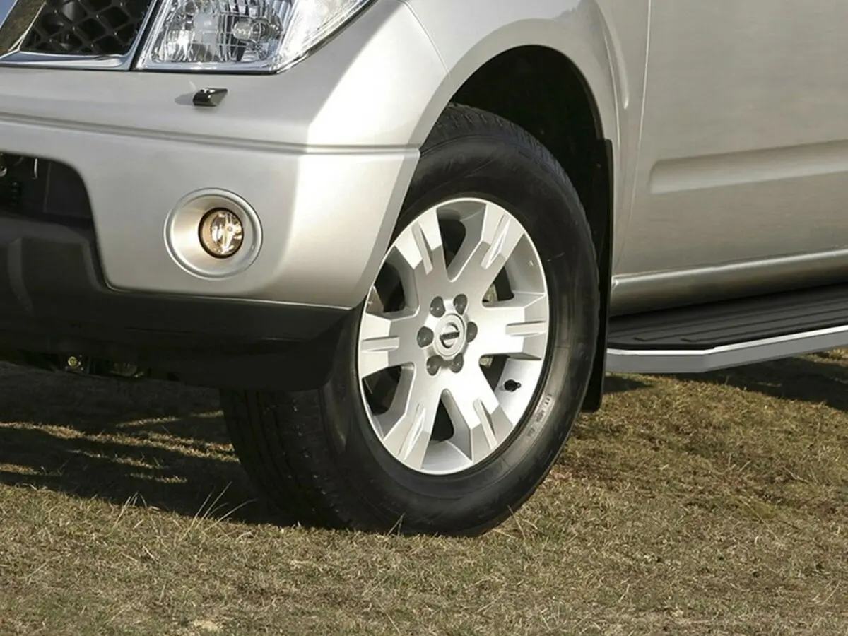 Nissan Navara (Frontier) III (D40) Пикап Двойная кабина — сүрөт 11
