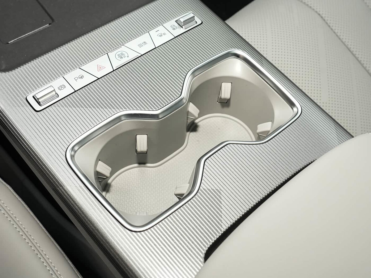 BYD Song Ultra 2026 – н.в. Внедорожник 5 дв. EV