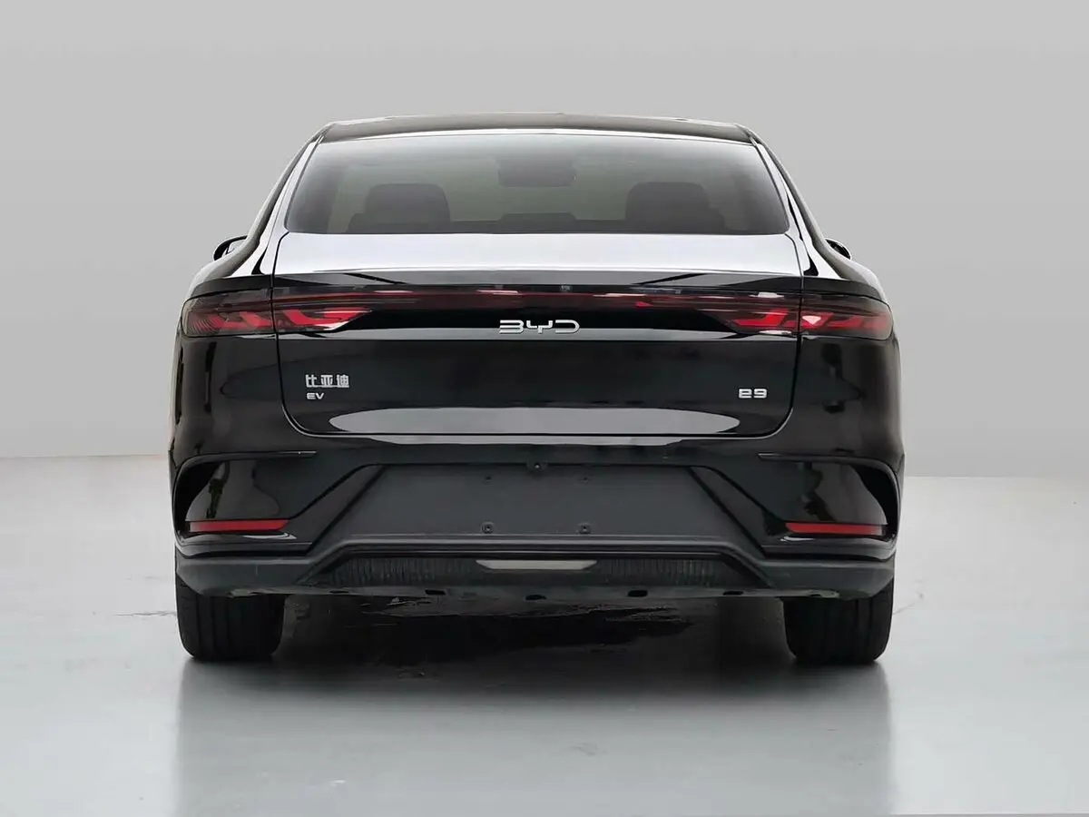 BYD E9 I Рестайлинг Седан — photo 2