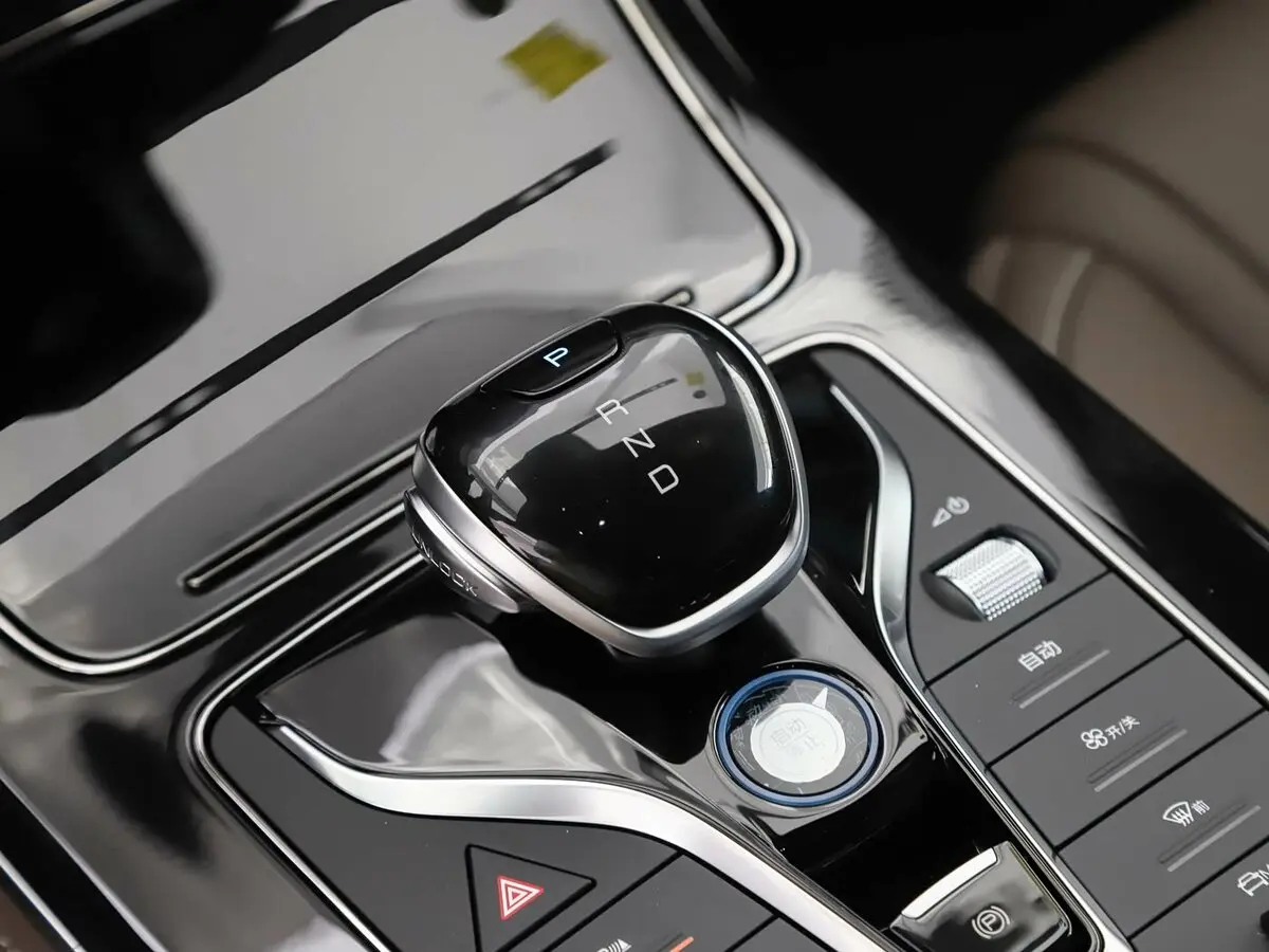 BYD E9 I Рестайлинг Седан — photo 6