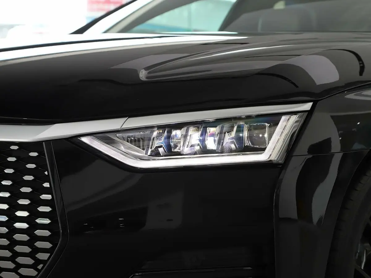 BYD E9 I Рестайлинг Седан — photo 9