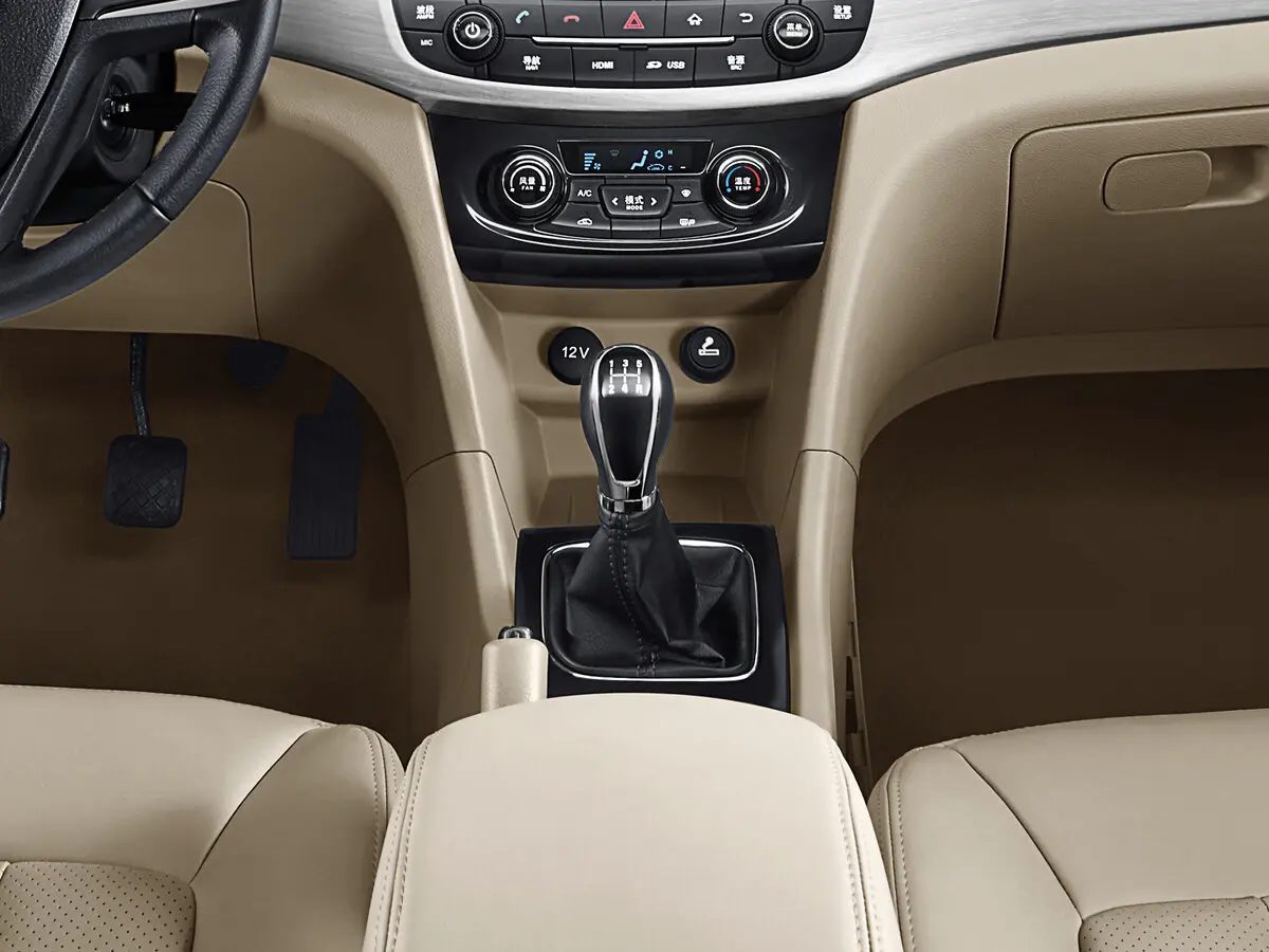Baojun 730 I Рестайлинг Минивэн — 照片 12
