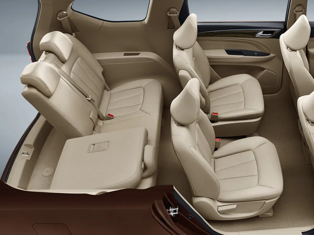 Baojun 730 I Рестайлинг Минивэн — 照片 16
