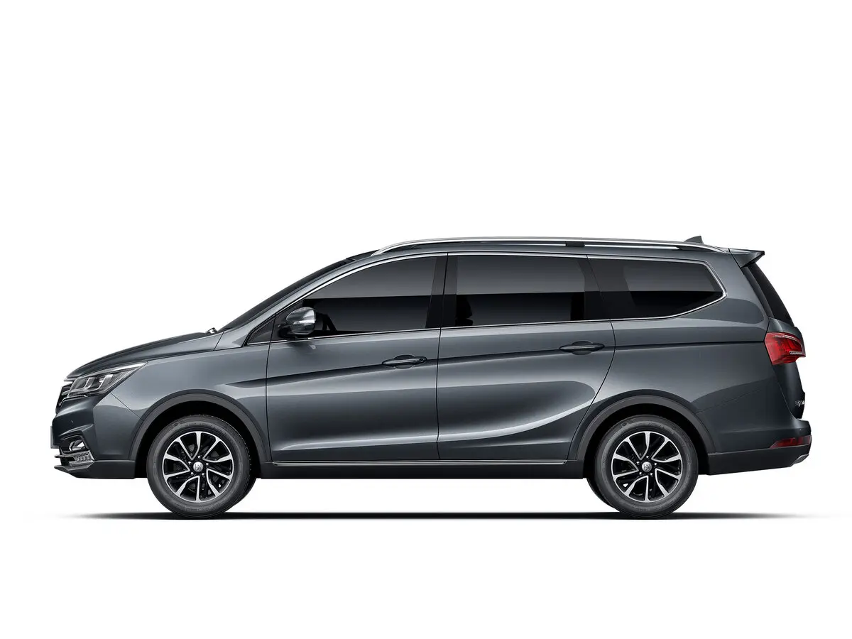 Baojun 730 II Рестайлинг Минивэн — 照片 2
