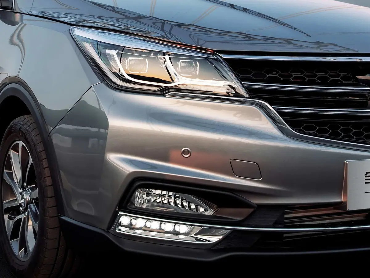 Baojun 730 II Рестайлинг Минивэн — 照片 6