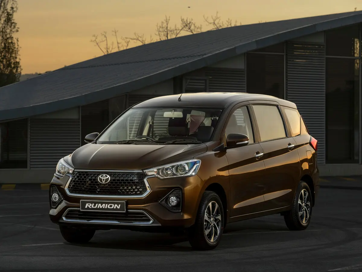 Toyota Rumion I Рестайлинг