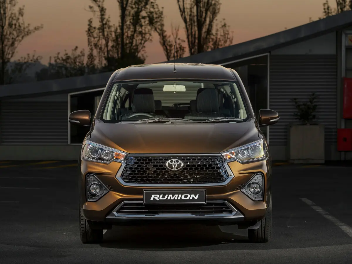 Toyota Rumion I Рестайлинг Компактвэн — фото 2