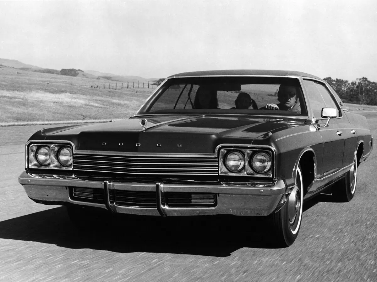 Dodge Monaco III Седан-хардтоп — сүрөт 2