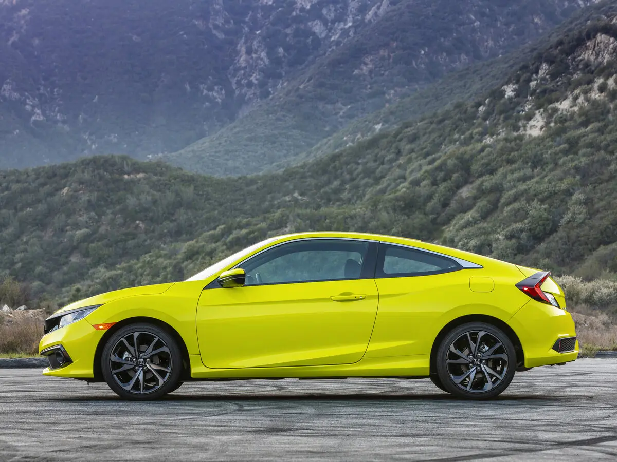 Honda Civic X Рестайлинг Купе — фото 2
