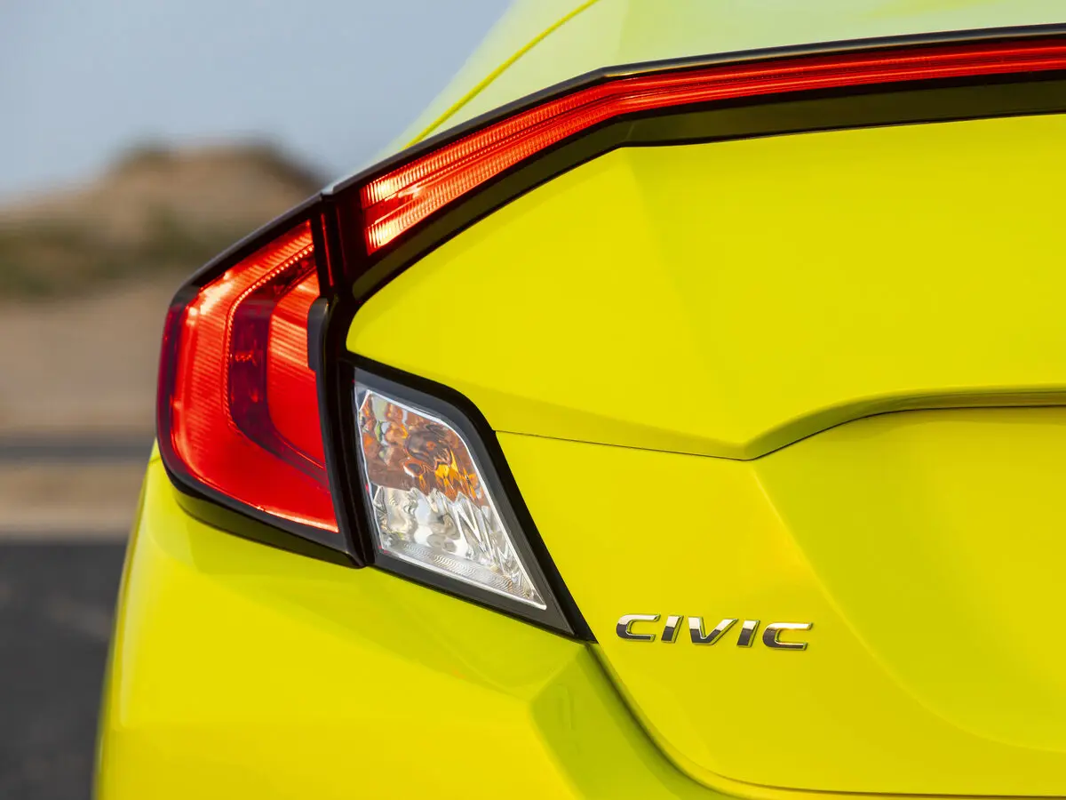 Honda Civic X Рестайлинг Купе — фото 13
