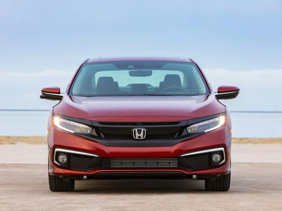 Honda Civic X Рестайлинг Седан — фото 3