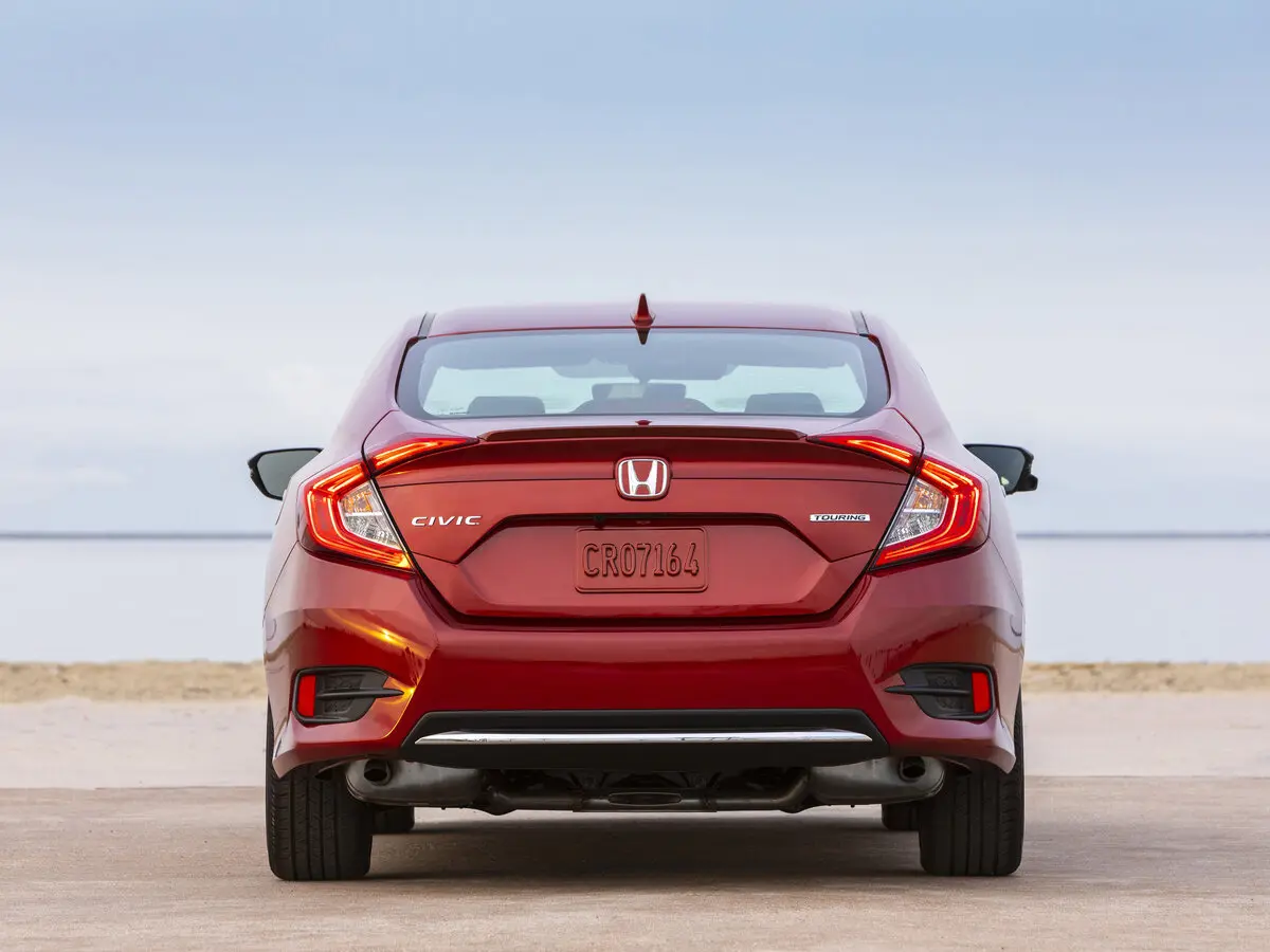 Honda Civic X Рестайлинг Седан — фото 4