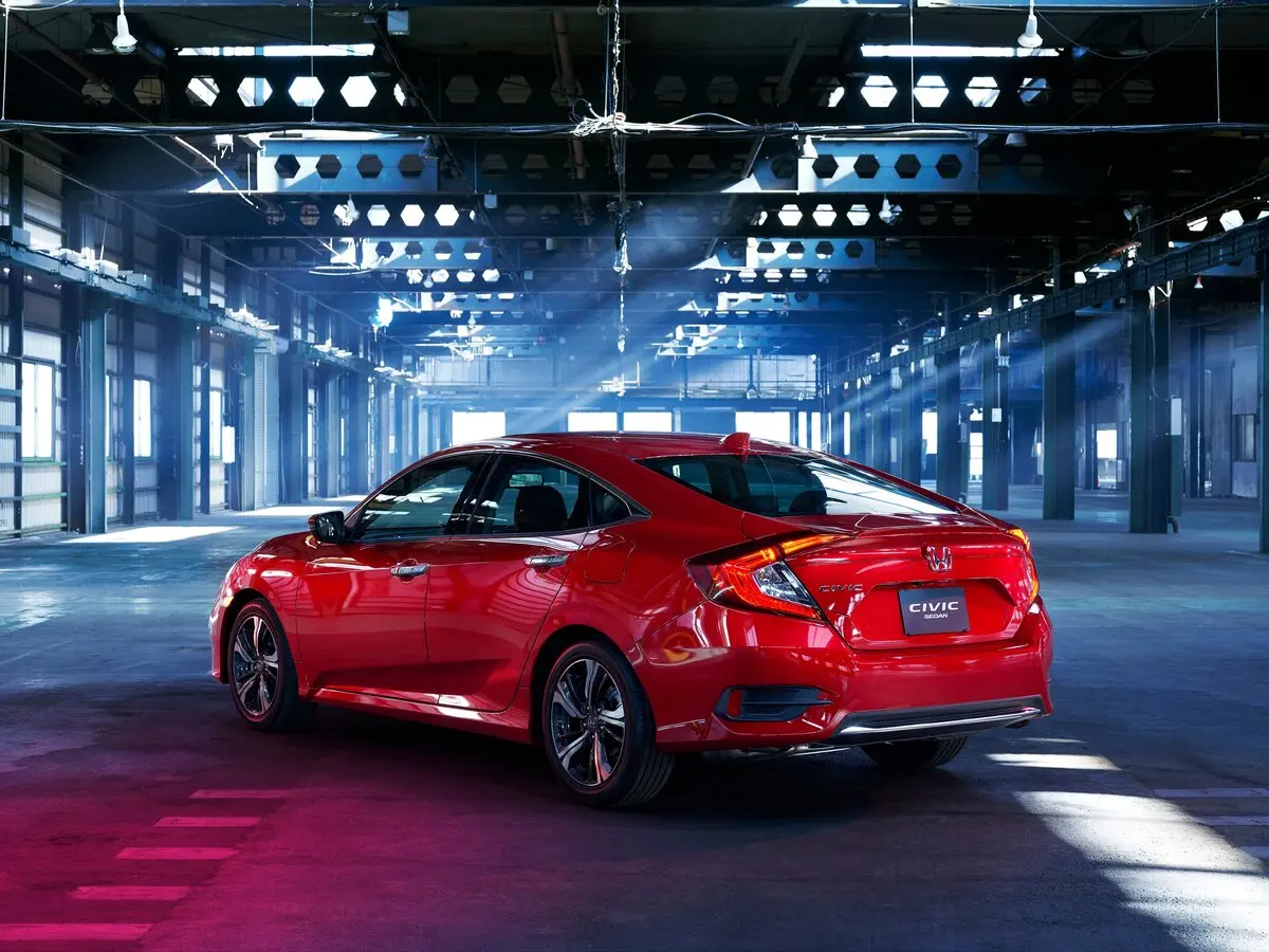 Honda Civic X Рестайлинг Седан — фото 5