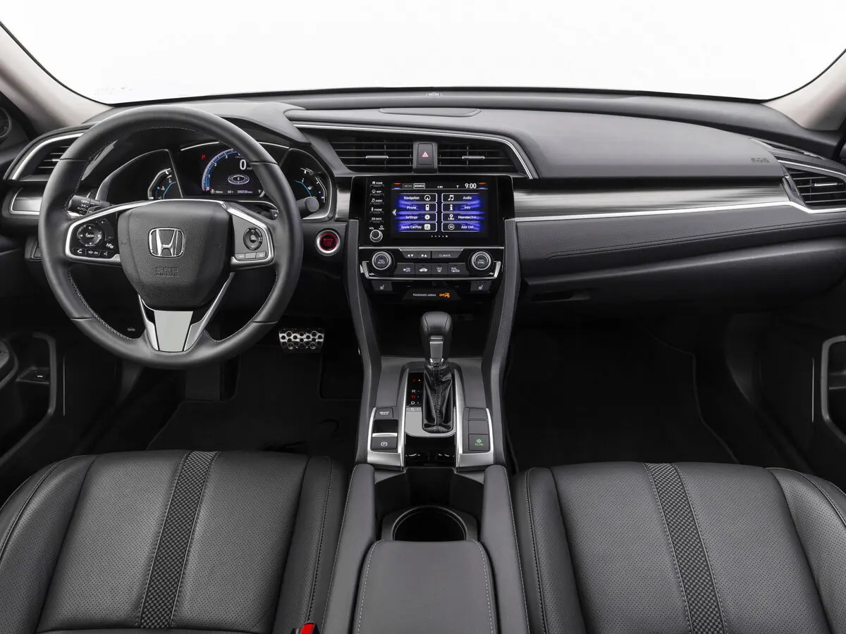 Honda Civic X Рестайлинг Седан — фото 6
