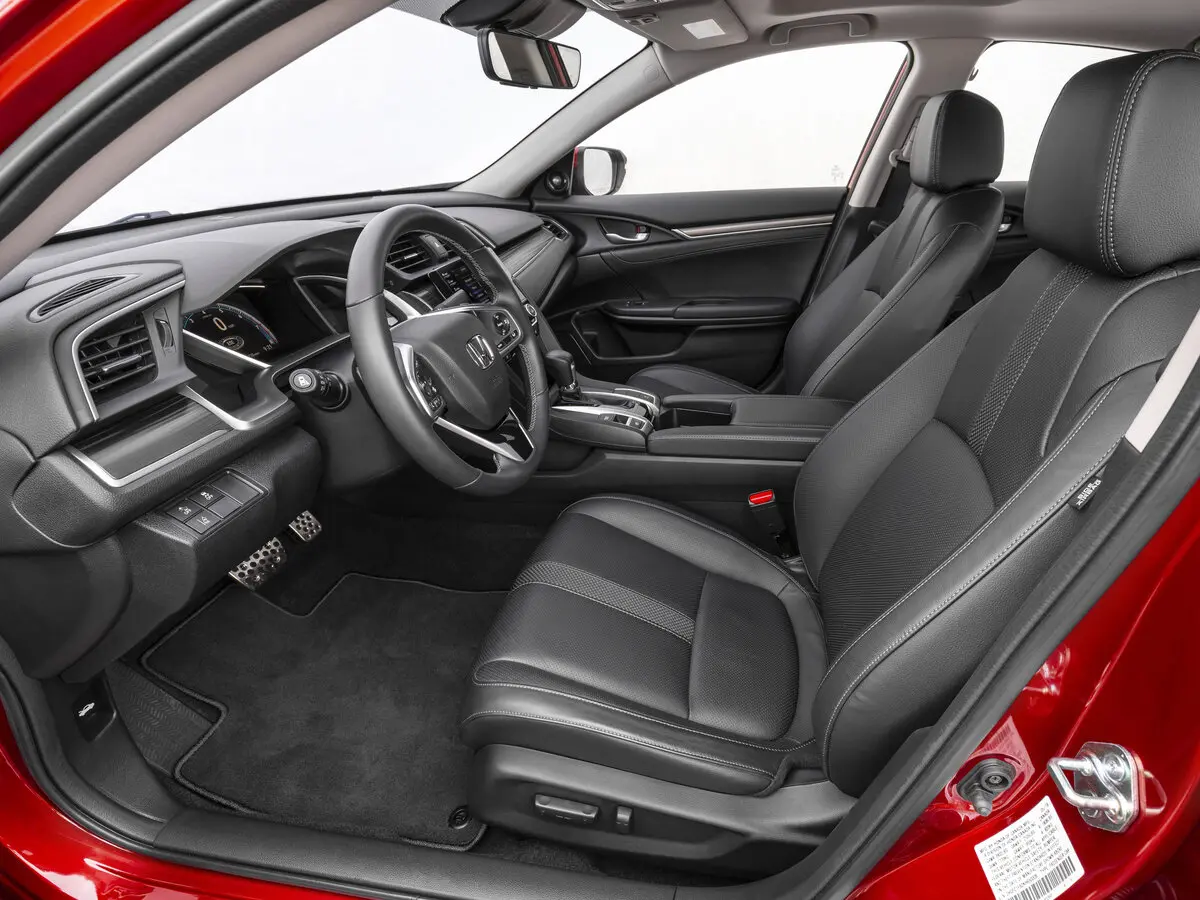 Honda Civic X Рестайлинг Седан — фото 7