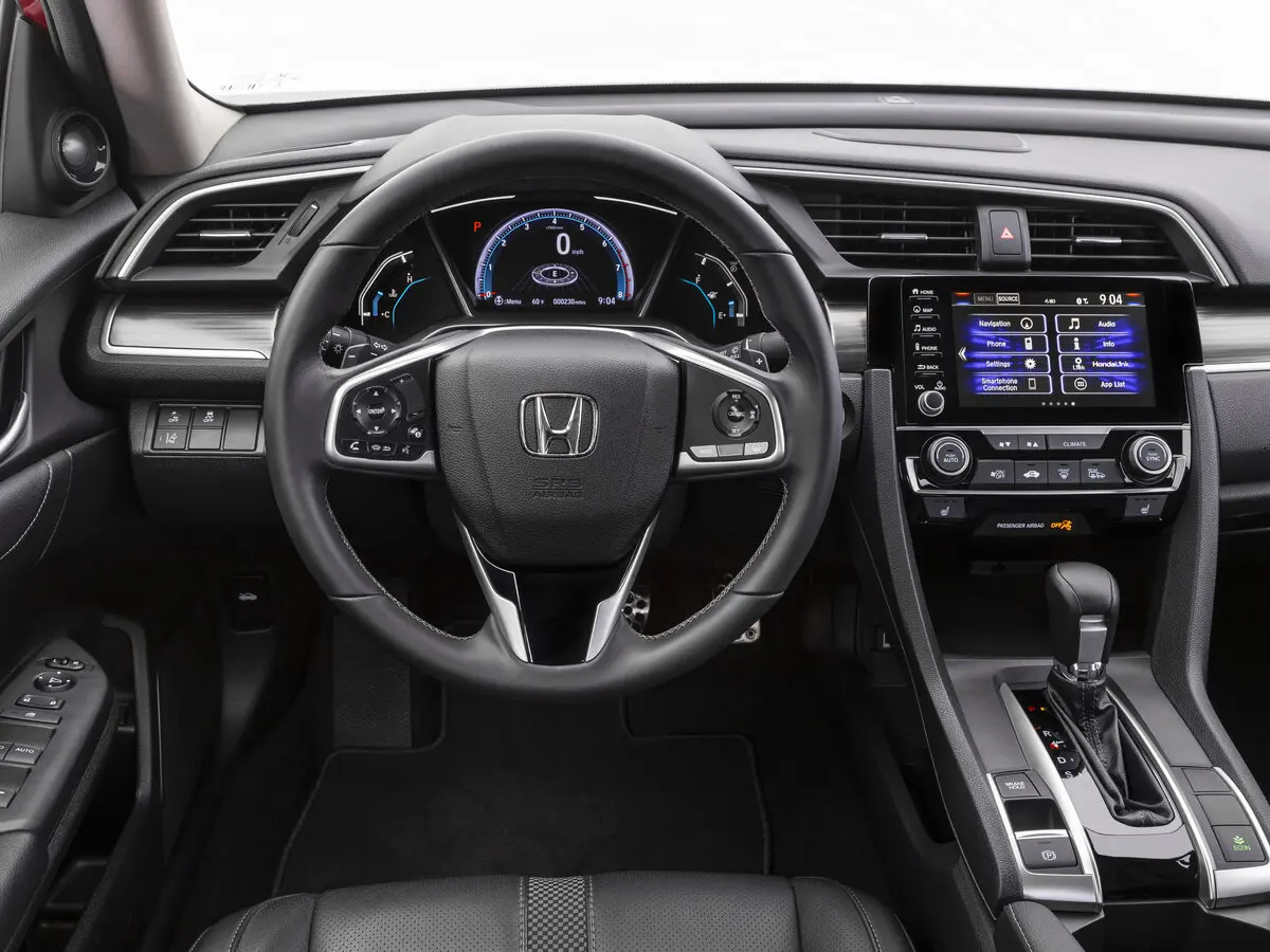 Honda Civic X Рестайлинг Седан — фото 9