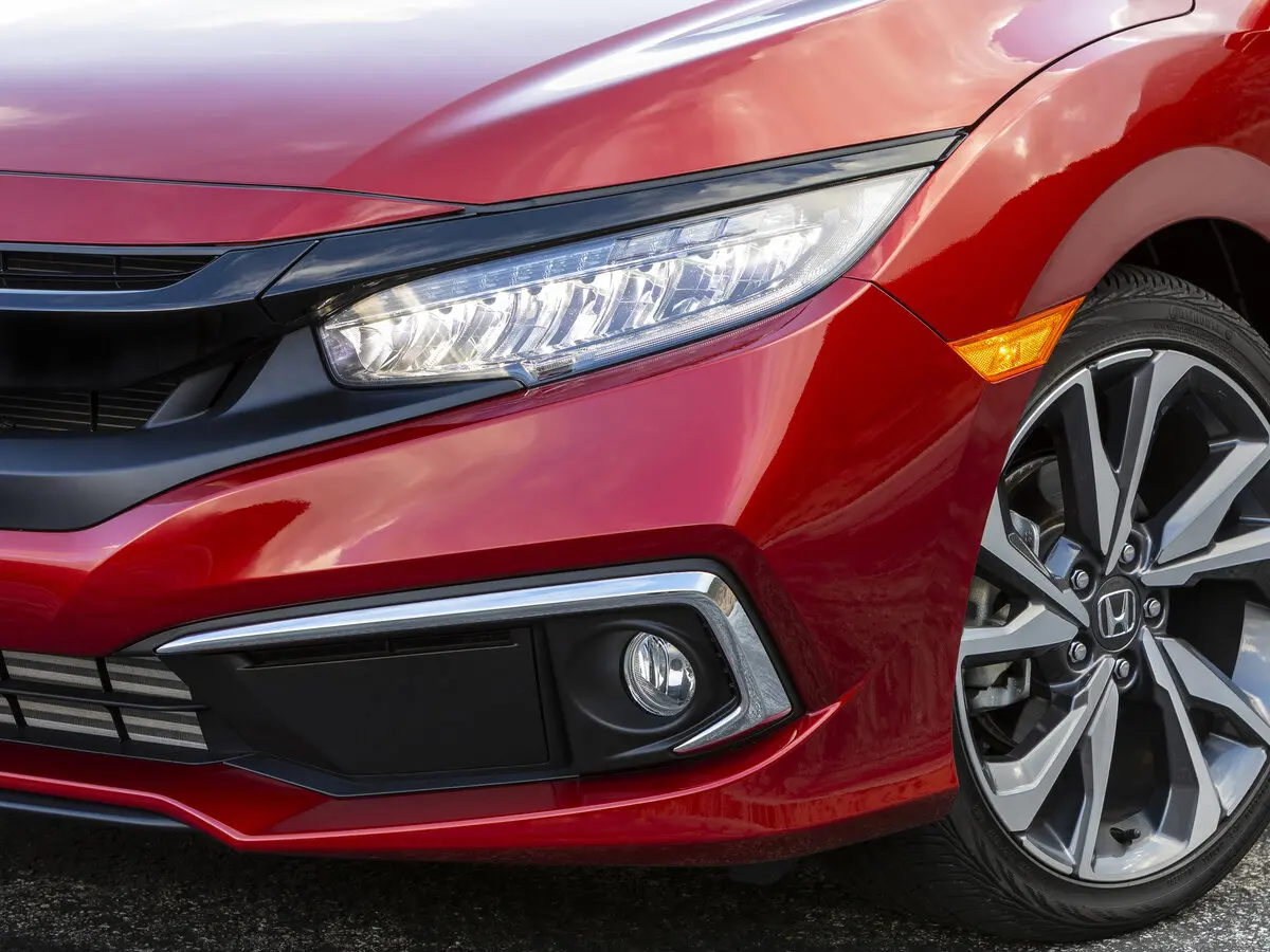 Honda Civic X Рестайлинг Седан — фото 12