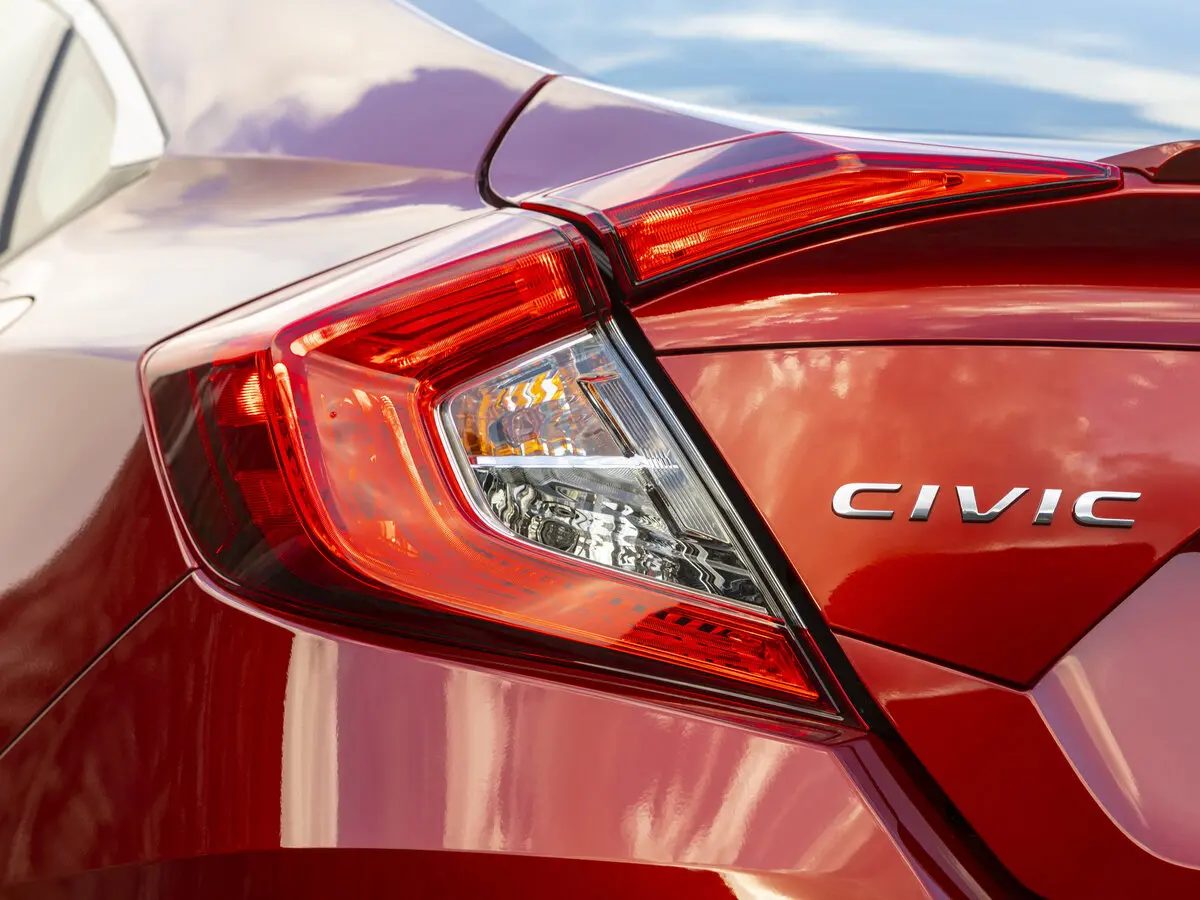 Honda Civic X Рестайлинг Седан — фото 13