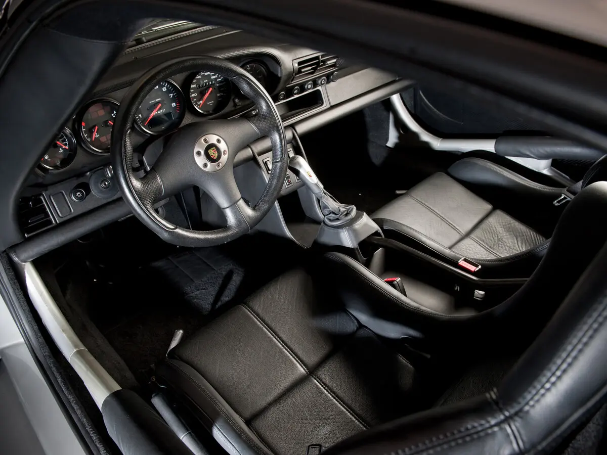 Porsche 911 GT1 996 Купе — сүрөт 6
