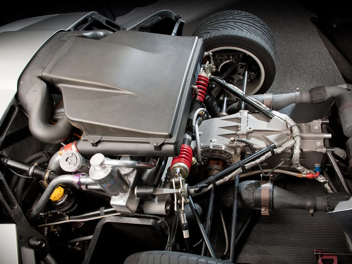 Porsche 911 GT1 996 Купе — сүрөт 8