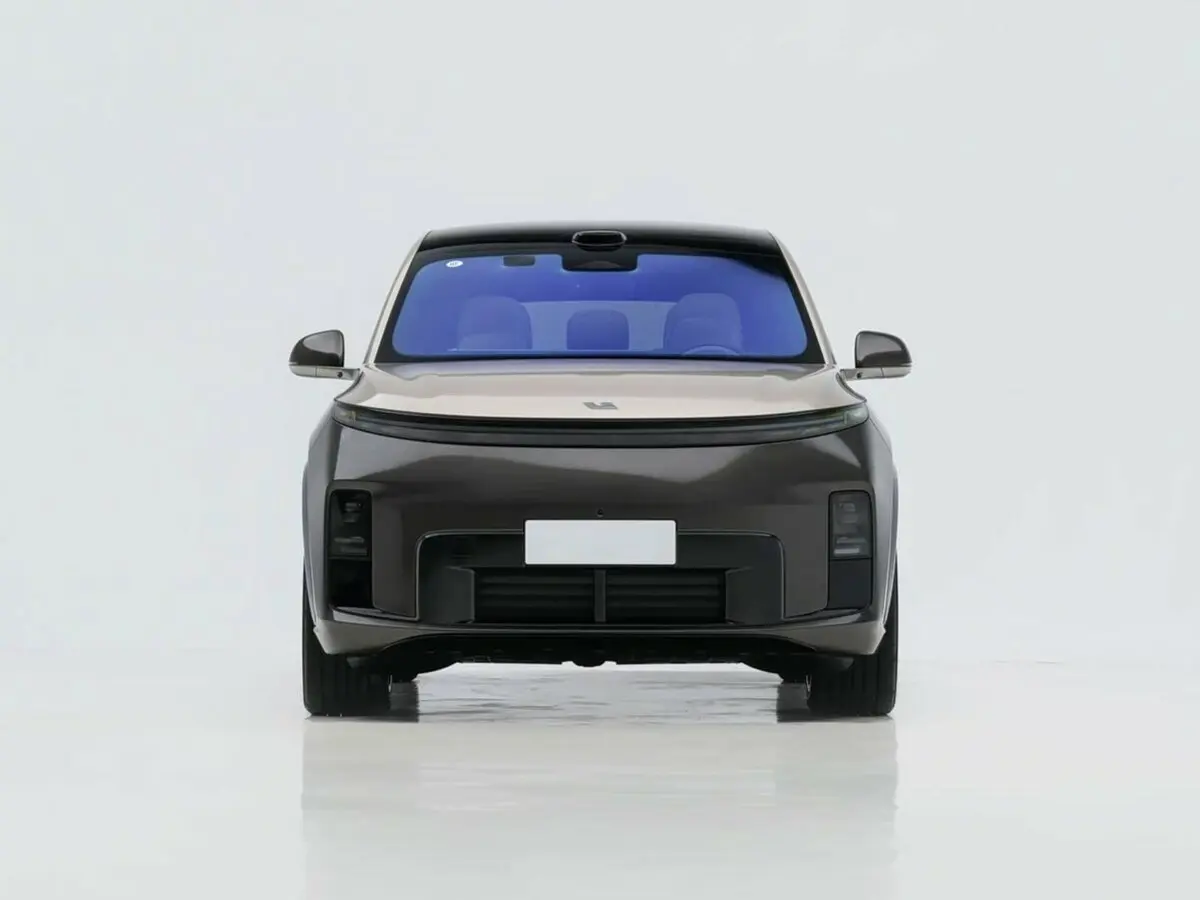 Li Auto (Lixiang) L8 II Внедорожник 5 дв. — 照片 3