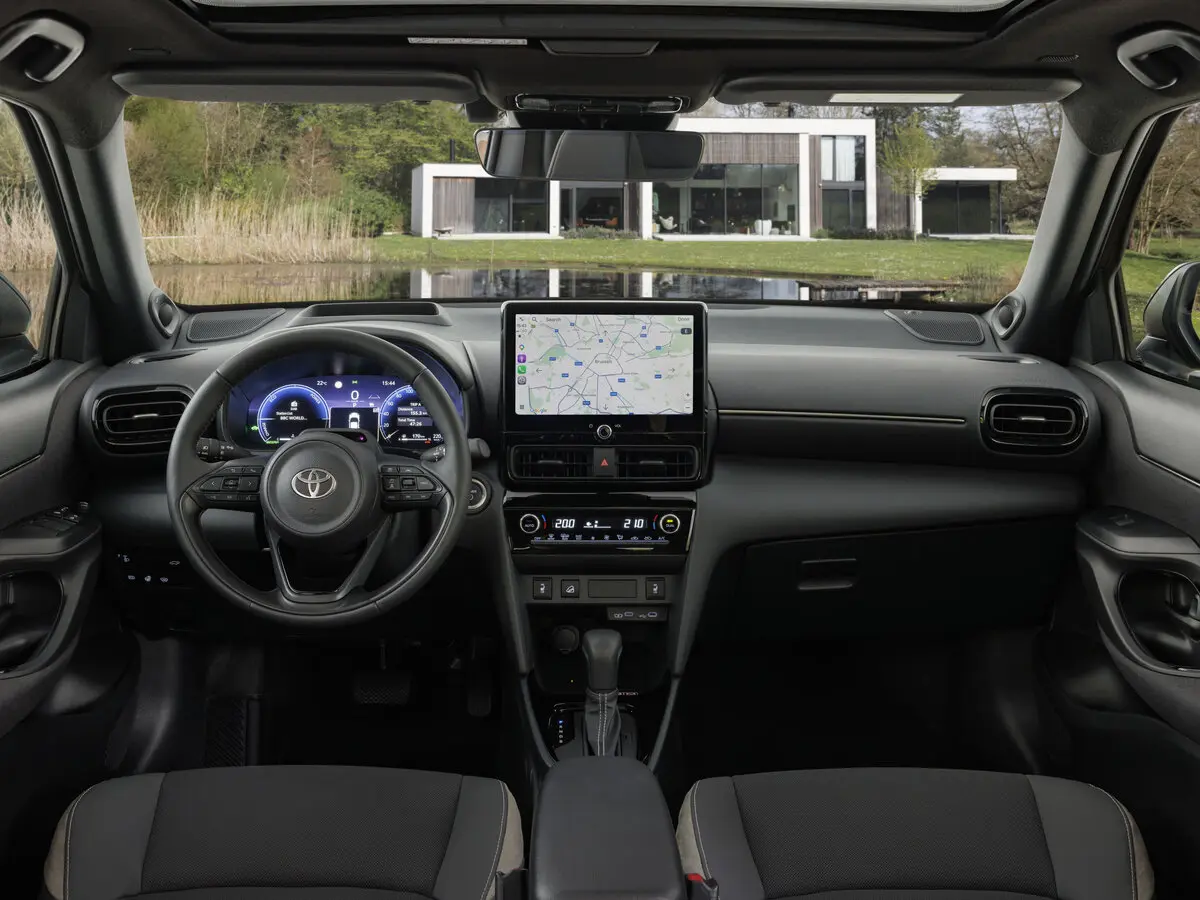 Toyota Yaris Cross I Рестайлинг Внедорожник 5 дв. — 照片 6